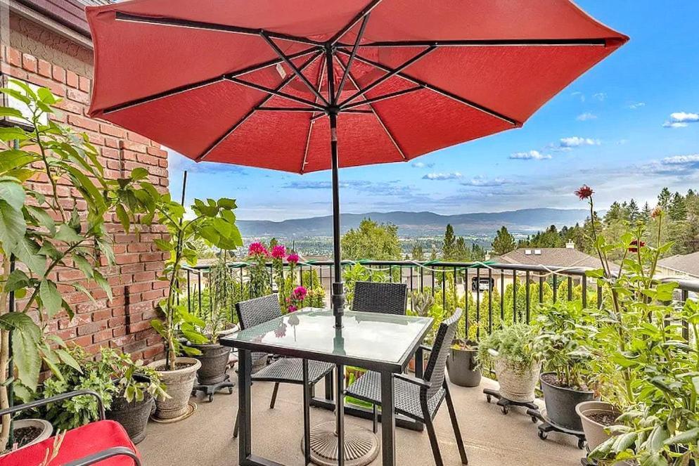 Under The Tree - Bed & Breakfast Kelowna Exterior foto